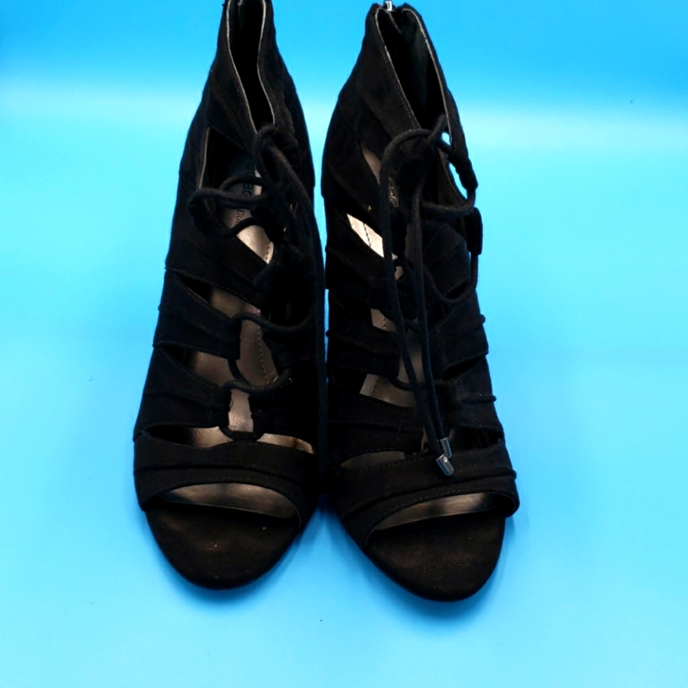 BCBG Bootie Size 8